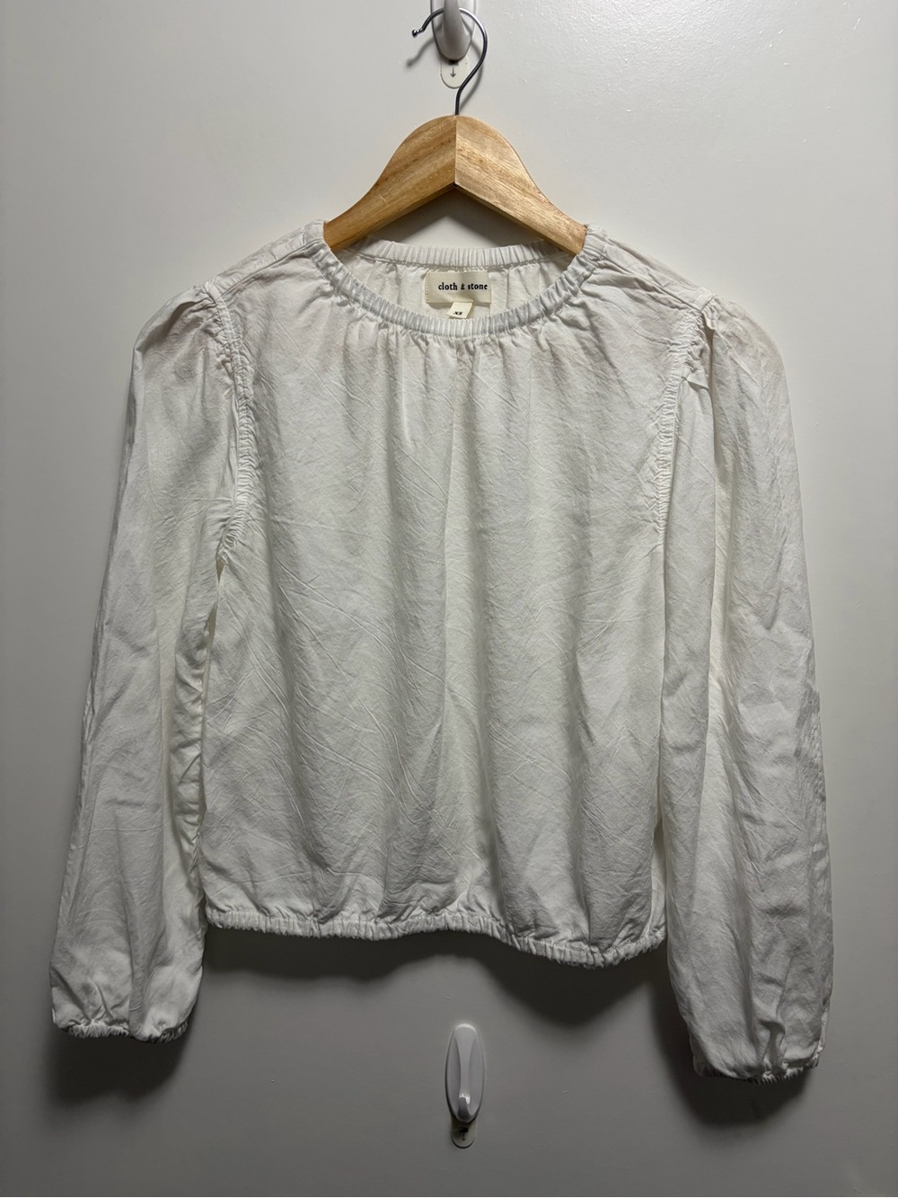 Cloth & Stone Textured Shirred Neck White Blouse Women’s Size XS